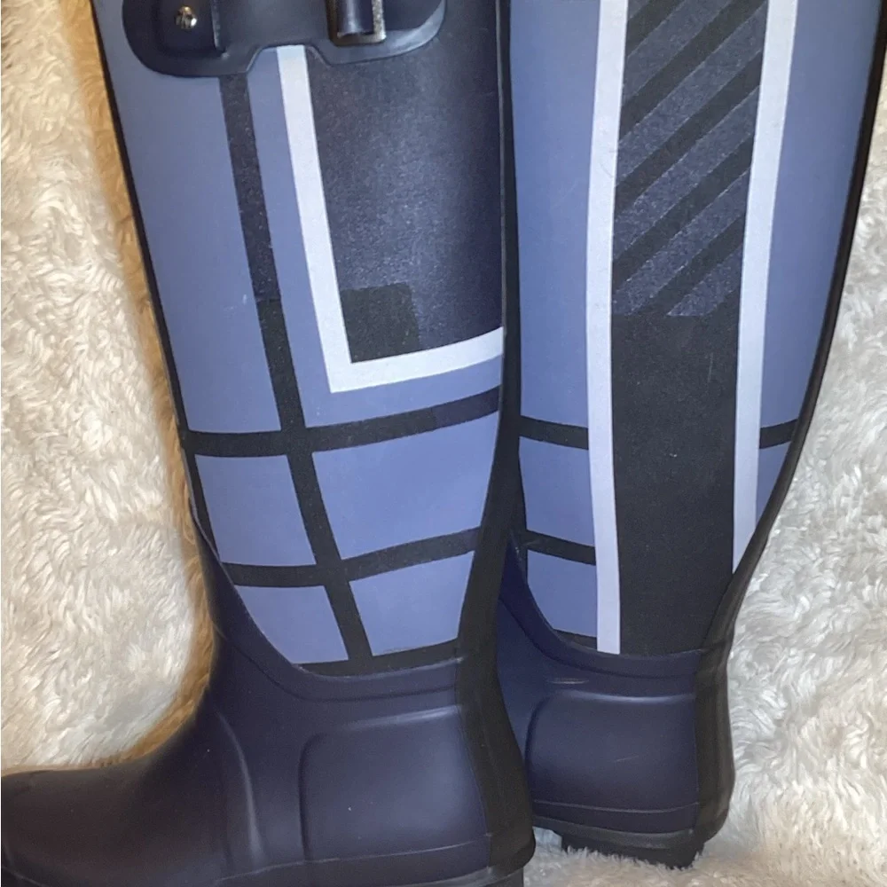 Authentic Hunter Rain Boots. Size 8